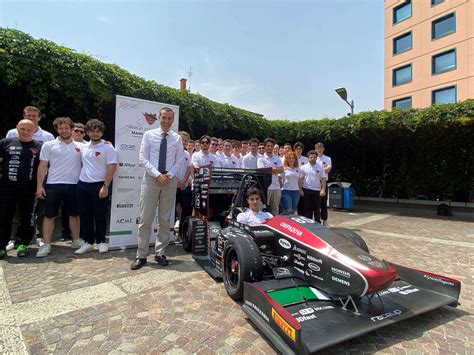 Vettura Formula Student progettata dagli studenti