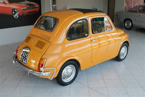 Fiat 500 d'epoca in mostra