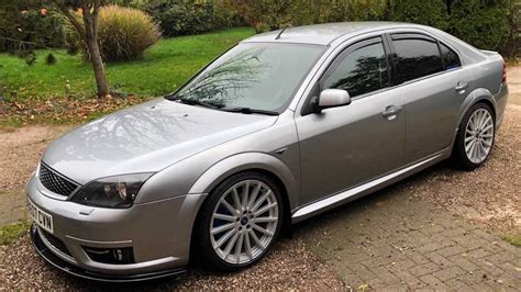 Dettaglio pulsanti e manopole consolle Ford Mondeo Mk3