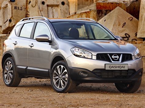 Nissan Qashqai 2010 su strada