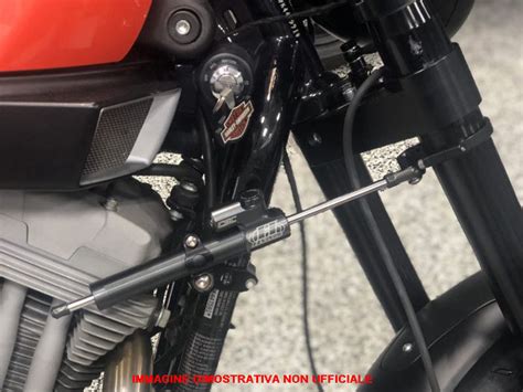 Ammortizzatore di sterzo lineare installato su una moto
