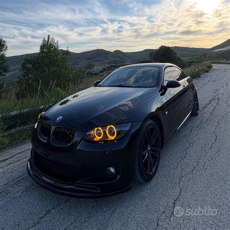 BMW 320d modificata con paraurti M3 e cerchi specifici