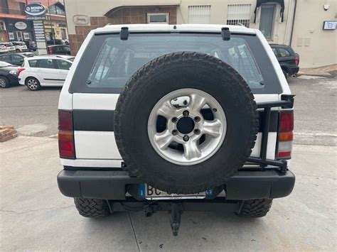 Nissan Terrano 2 con gancio traino a scomparsa