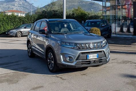 Suzuki Vitara 4WD GPL in un ambiente montano innevato