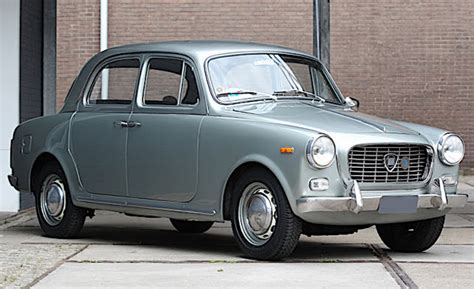 Profilo della Lancia Appia Coupé Seconda Serie