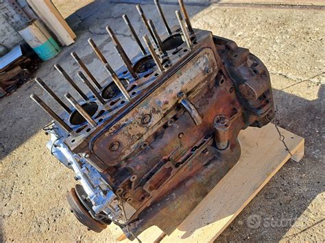Motore trattore Fiat 415 con evidenziato il sistema di iniezione