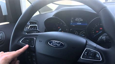 Interno Ford EcoSport con display computer di bordo
