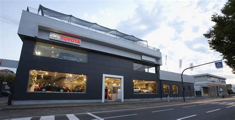 Interni di una concessionaria Toyota a Torino