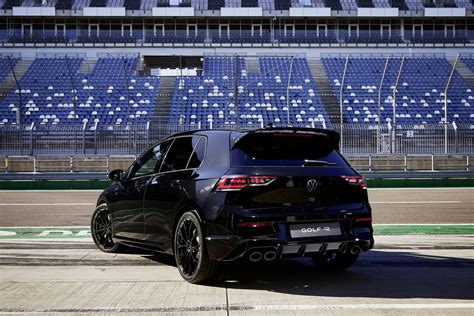 Vista laterale della Golf GTI 16V nera