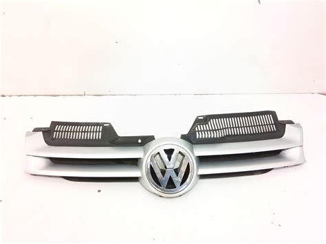 Dettaglio della mascherina anteriore della Golf GTI Mk2