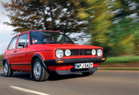 Volkswagen Golf GTI Mk1 rossa