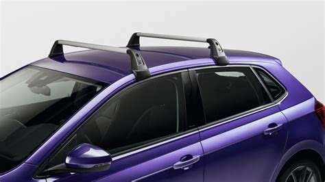 Dettaglio del profilato aerodinamico di una barra portatutto Volkswagen