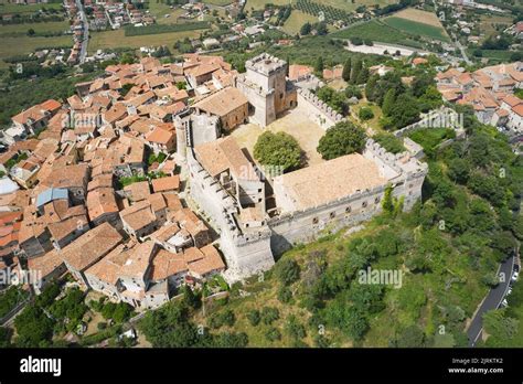 Veduta aerea del Castello di Tourbillon e della Basilica di Valère