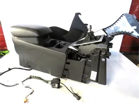 Diagramma esploso della console centrale Ford Mondeo MK3