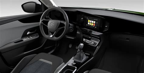 Interni Opel Mokka con volante piatto