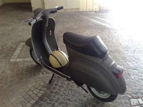 Vespa Special 1978 in fase di restauro