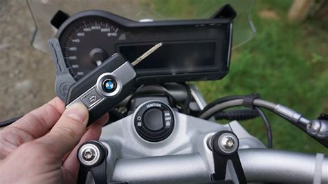 Antenna di rilevamento chiave Keyless sotto la sella BMW Motorrad