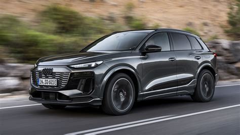 Audi Q6 e-tron frontale e profilo laterale