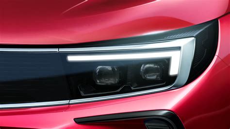 Tecnologie Opel IntelliLux LED Pixel e Night Vision
