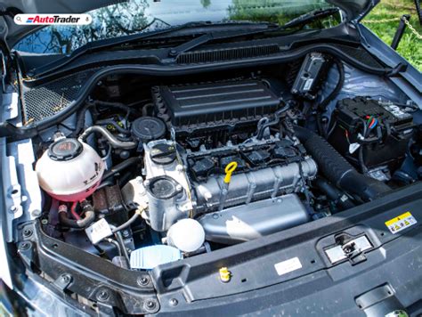 Volkswagen Polo engine compartment