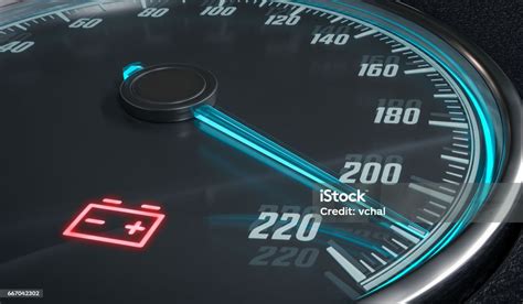 Cruscotto dell'auto con messaggio di batteria scarica