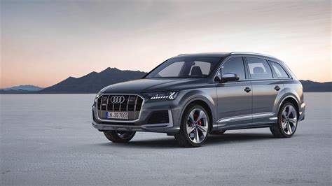 Audi SQ7 TDI quattro in azione su strada