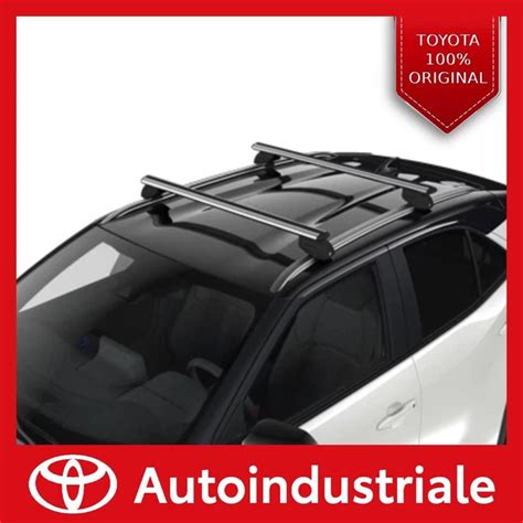 Toyota Yaris Cross con barre portatutto sul tetto