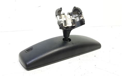 Interno Volkswagen Golf con specchietto retrovisore