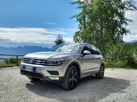 Volkswagen Tiguan in strada
