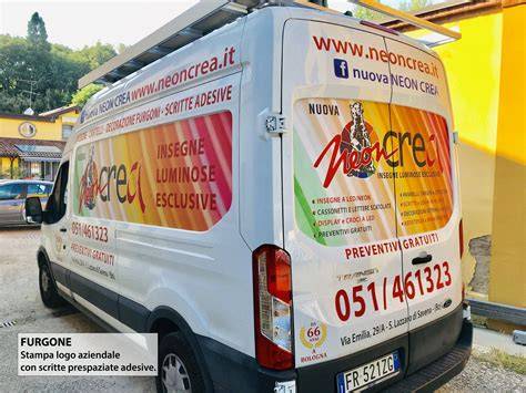 Esempi di wrapping e decorazione adesiva su furgoni