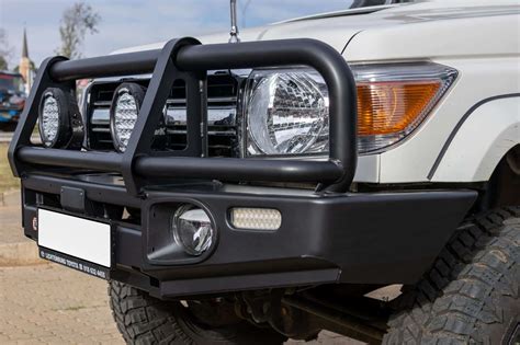 Dettaglio di un bull bar omologato su Toyota Land Cruiser