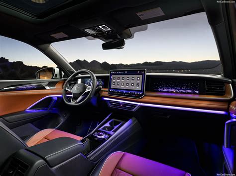 Volkswagen Tiguan in esposizione in concessionaria