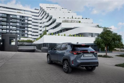 Toyota Yaris Cross in contesto urbano