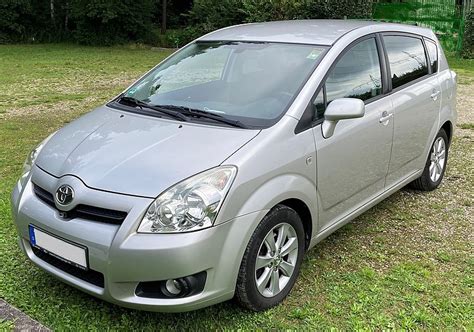 Toyota Corolla Verso con indicazione del posizionamento dell'autoradio