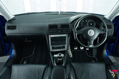 Volkswagen Golf R32 dettagli interni