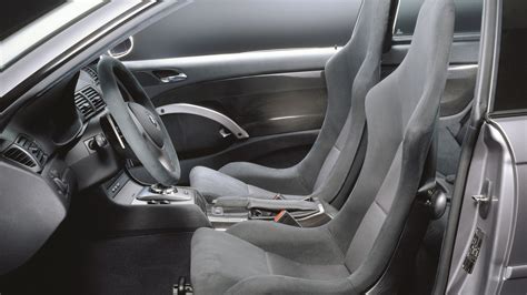 Interni della BMW M3 E46 con plancia e sedili