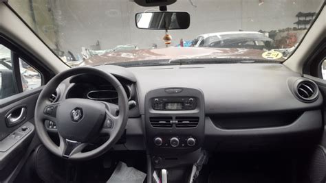 Cruscotto Renault Clio con indicazione delle bocchette dell'aria