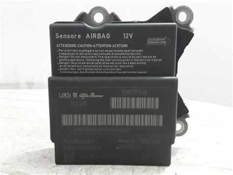 Etichetta con codice prodotto su una centralina airbag