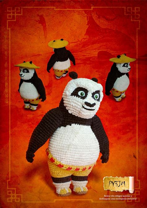 Particolare del viso di un amigurumi di Kung Fu Panda con occhi espressivi