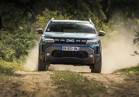 Dacia Duster vista anteriore