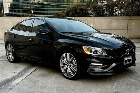 Infografica: Consumi medi Volvo S60 2017 (città, extraurbano, combinato)