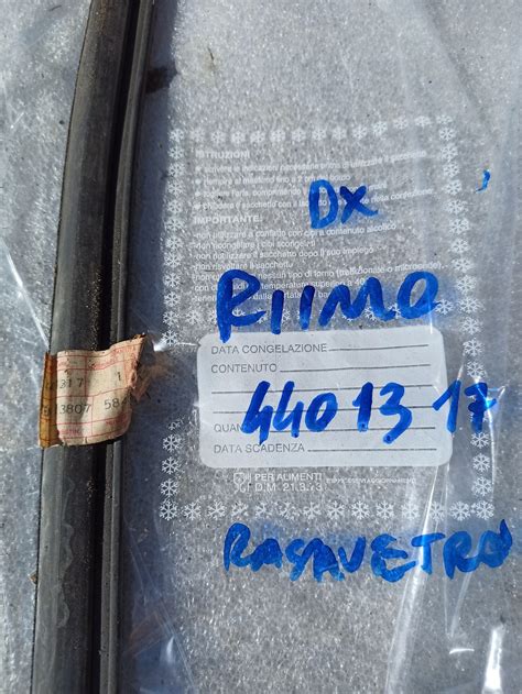 Dettaglio di un rasavetro su una Fiat 128