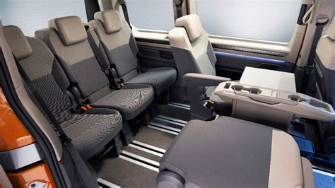 Interni modulabili del Volkswagen Multivan con sedili rimovibili