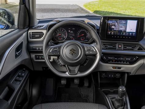Interno Suzuki Swift Hybrid