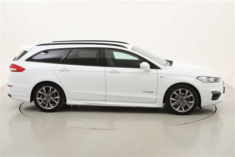 Vista laterale della Ford Mondeo Hybrid SW