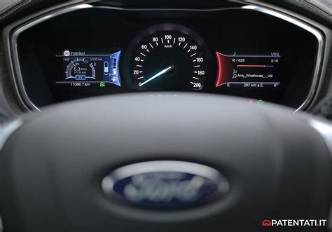 Cruscotto della Ford Mondeo con interfaccia SmartGauge