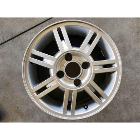 Dettaglio cerchio originale Ford Fiesta