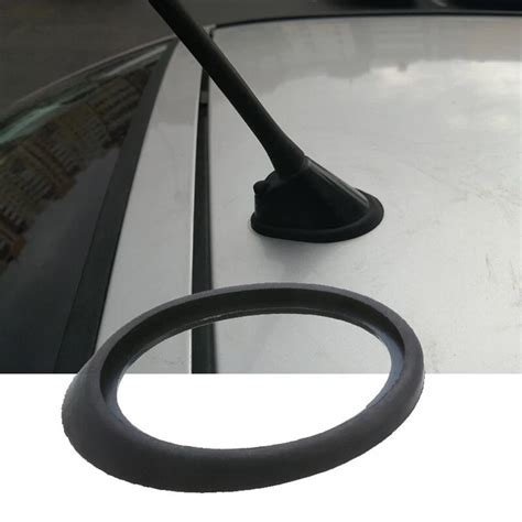 Guarnizione antenna auto danneggiata