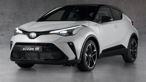 Toyota C-HR GR SPORT in ambiente urbano
