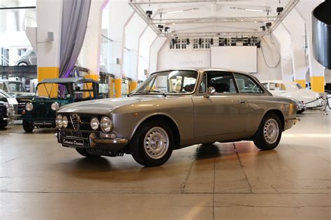 Alfa Romeo 2000 GT Veloce